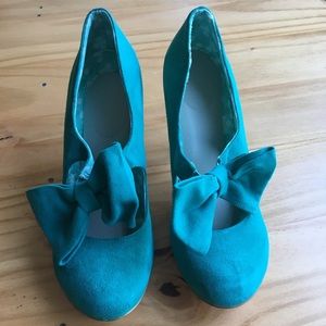 Suede Turquoise Round Toe Heels with Bow